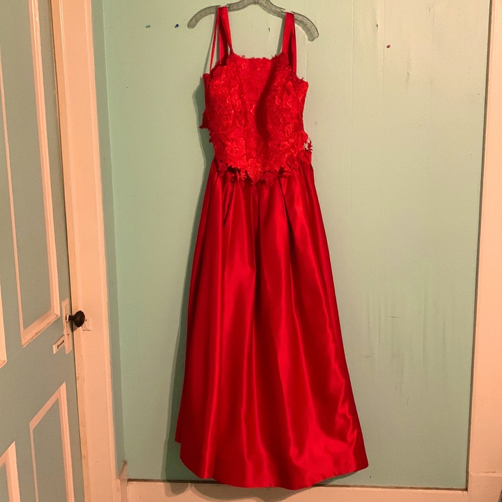 Red Sparkly Dress w/ POCKETS